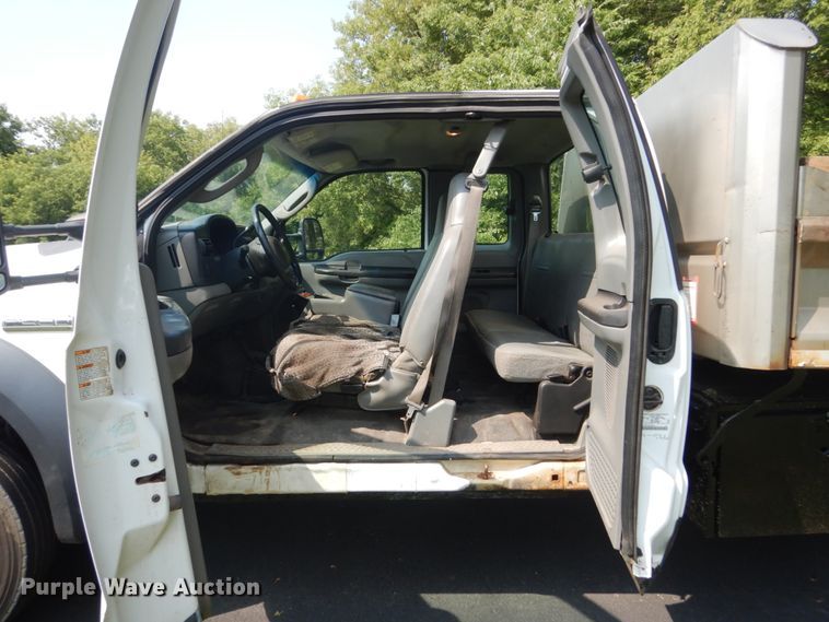 image for item FT9125 2006 Ford F450 Super Duty  dump truck