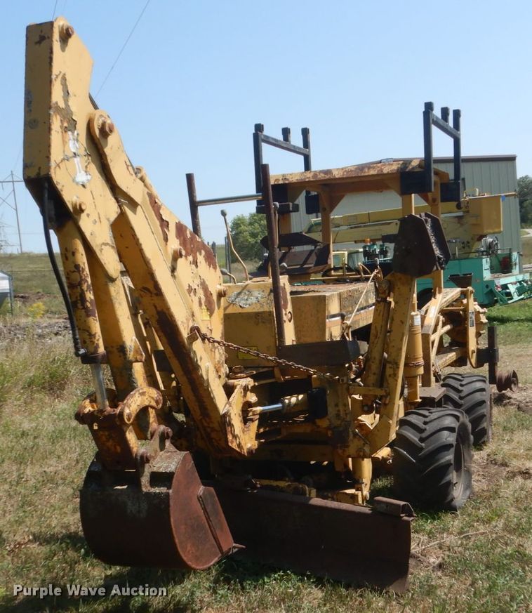image for item FT9208 Vermeer M-475  trencher