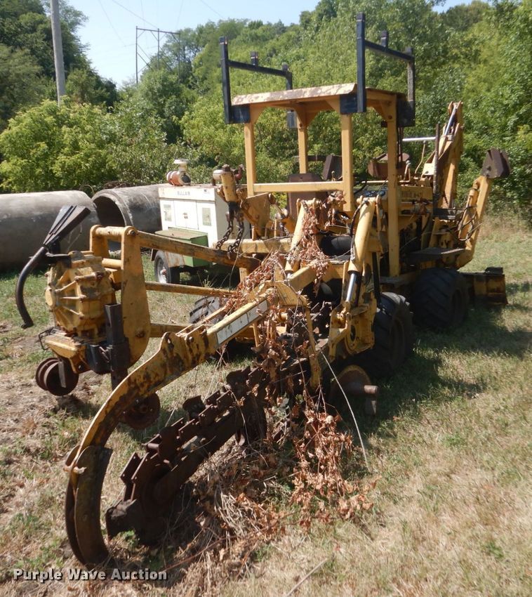 image for item FT9208 Vermeer M-475  trencher