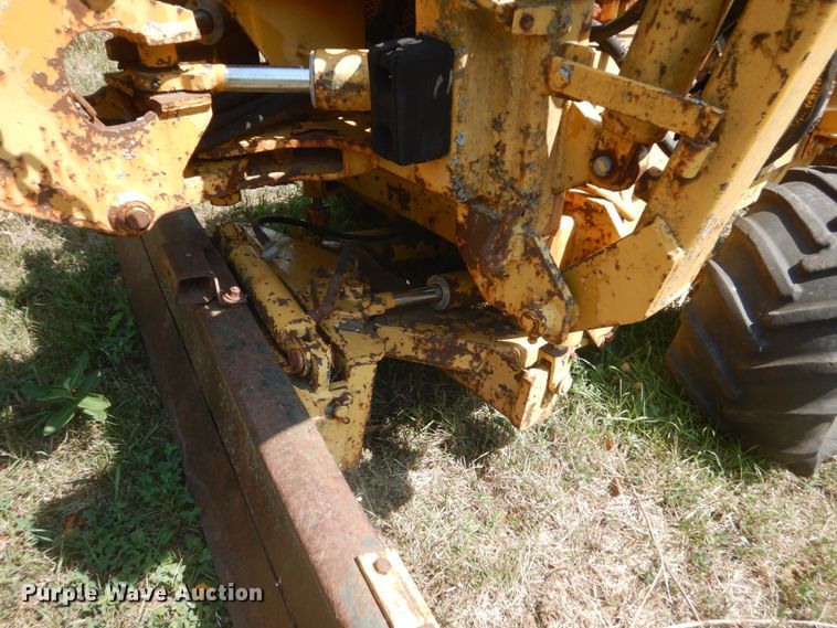 image for item FT9208 Vermeer M-475  trencher