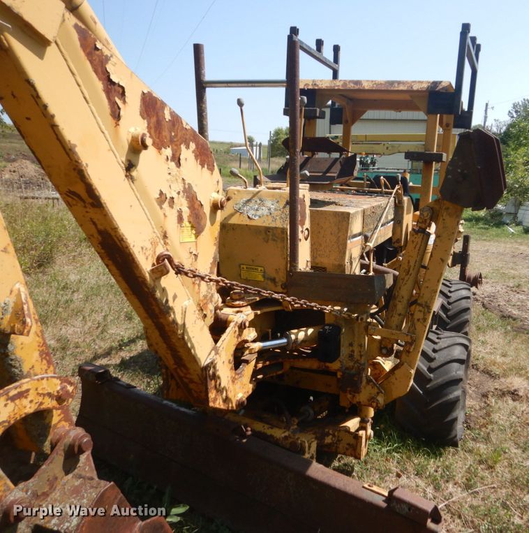 image for item FT9208 Vermeer M-475  trencher