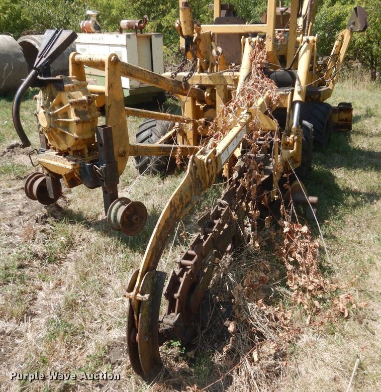 image for item FT9208 Vermeer M-475  trencher