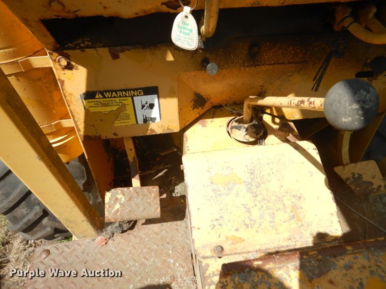 image for item FT9208 Vermeer M-475  trencher