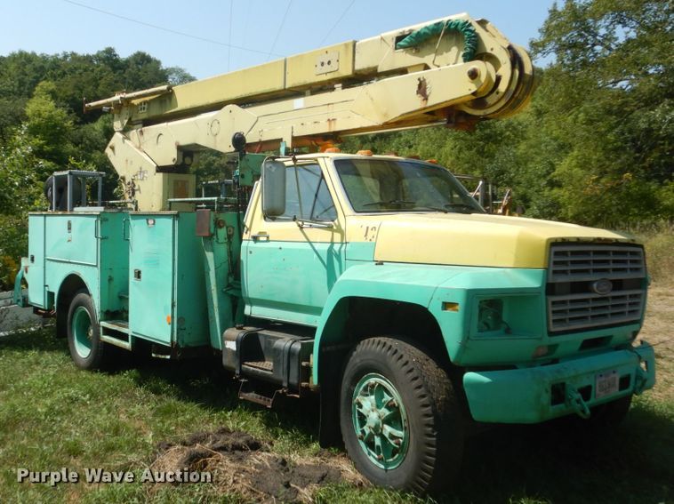 image for item FT9209 1985 Ford F8000  bucket truck