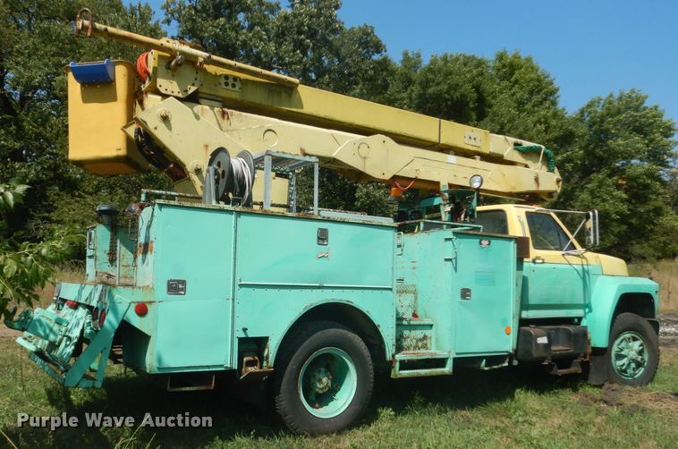 image for item FT9209 1985 Ford F8000  bucket truck