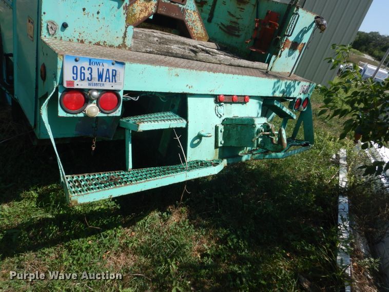 image for item FT9209 1985 Ford F8000  bucket truck