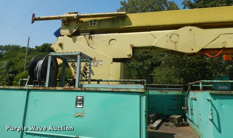 image for item FT9209 1985 Ford F8000  bucket truck