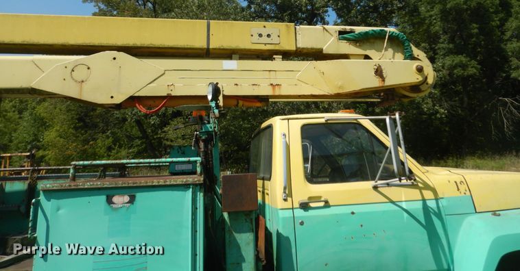 image for item FT9209 1985 Ford F8000  bucket truck