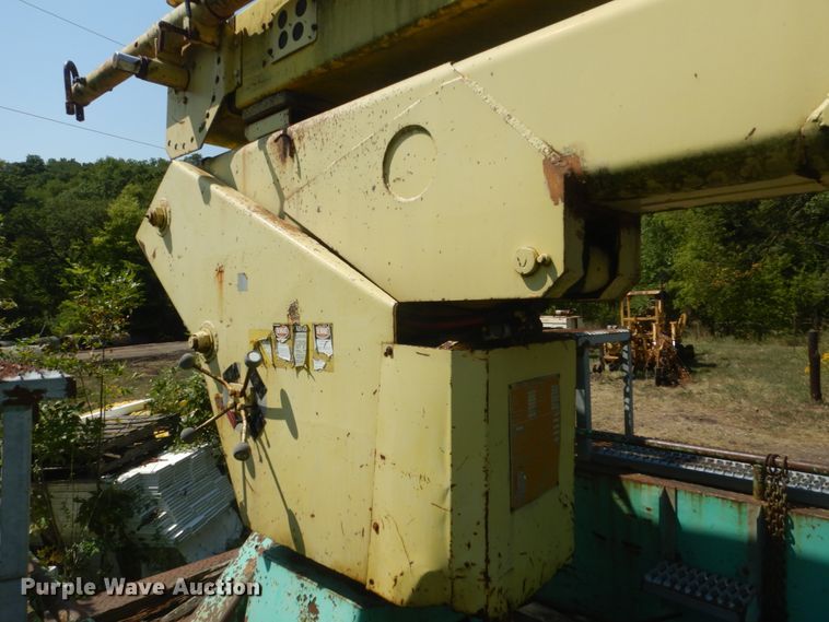 image for item FT9209 1985 Ford F8000  bucket truck