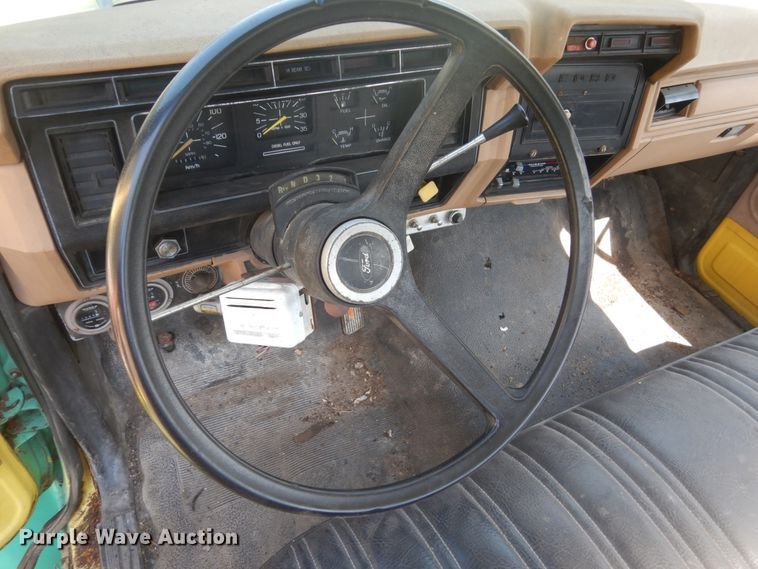 image for item FT9209 1985 Ford F8000  bucket truck