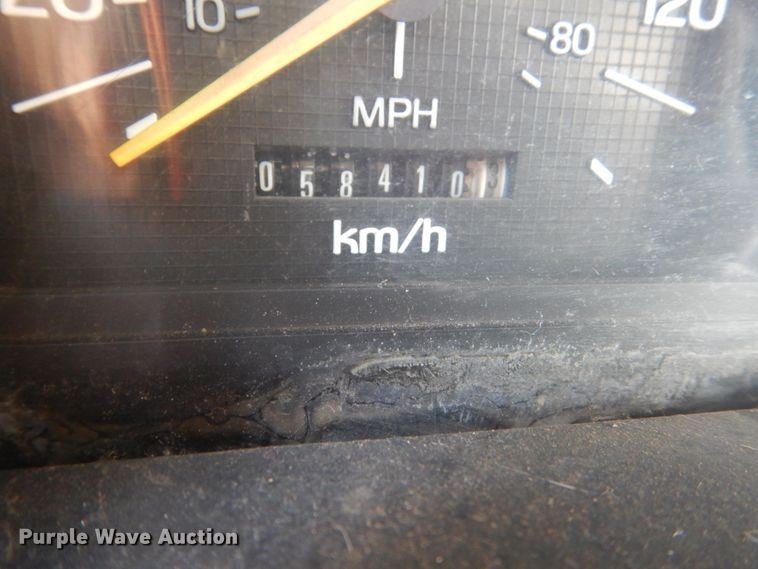 image for item FT9209 1985 Ford F8000  bucket truck