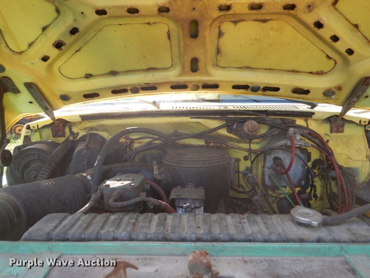 image for item FT9209 1985 Ford F8000  bucket truck