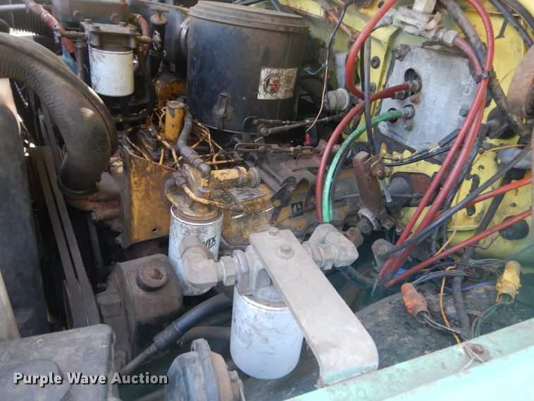 image for item FT9209 1985 Ford F8000  bucket truck