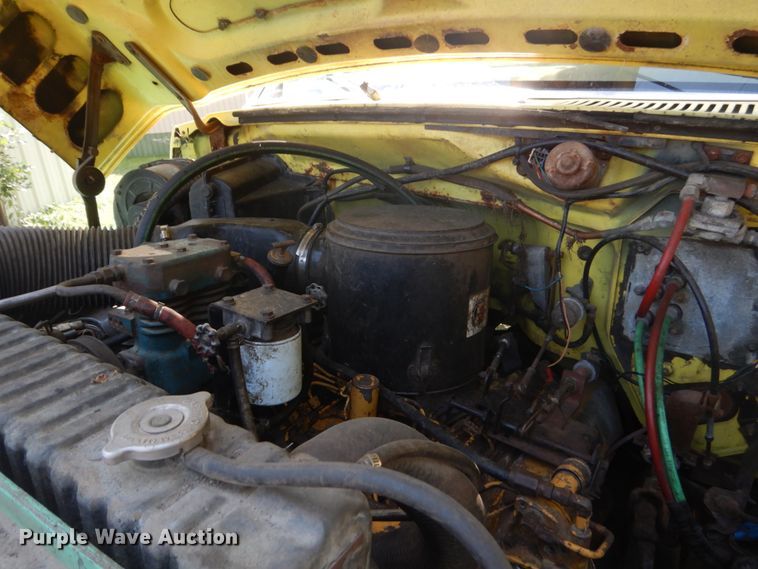 image for item FT9209 1985 Ford F8000  bucket truck