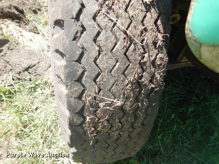 image for item FT9209 1985 Ford F8000  bucket truck