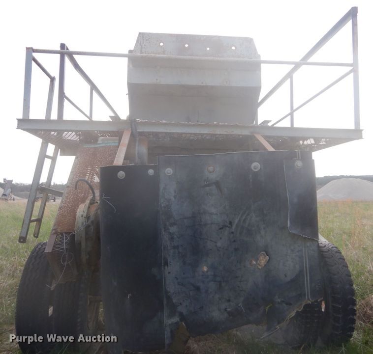 image for item GB9918 Cedarapids vibratory screen