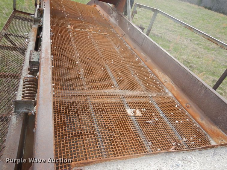 image for item GB9918 Cedarapids vibratory screen