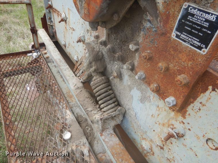 image for item GB9918 Cedarapids vibratory screen