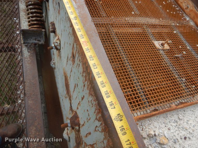 image for item GB9918 Cedarapids vibratory screen