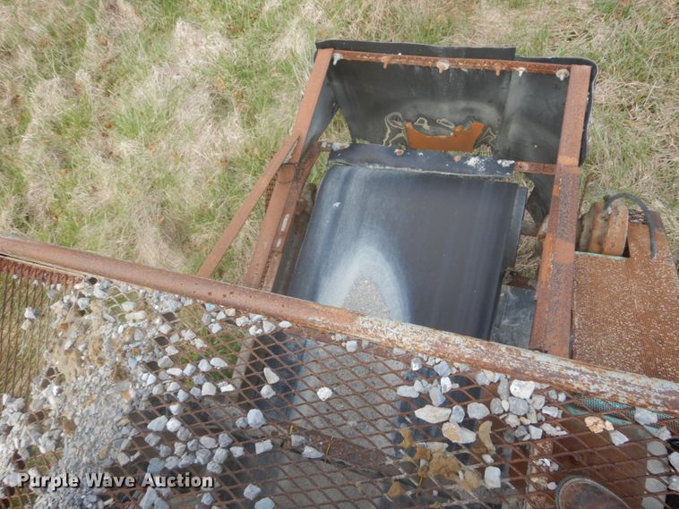 image for item GB9918 Cedarapids vibratory screen