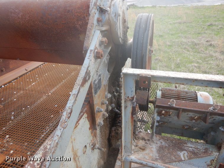 image for item GB9918 Cedarapids vibratory screen