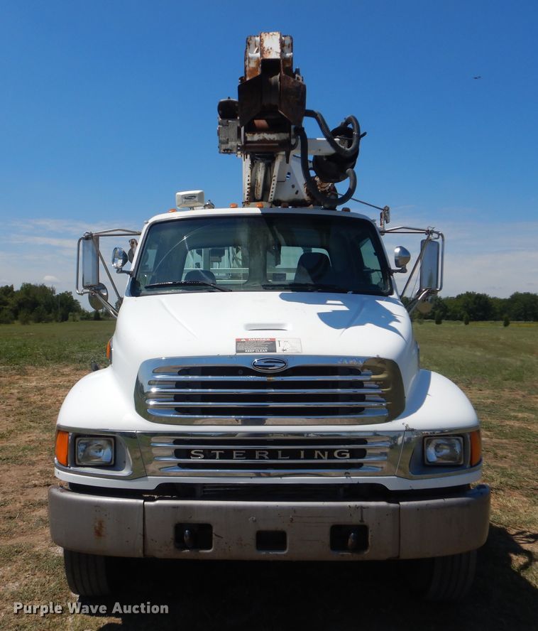 image for item GM9142 2007 Sterling Acterra  digger derrick truck