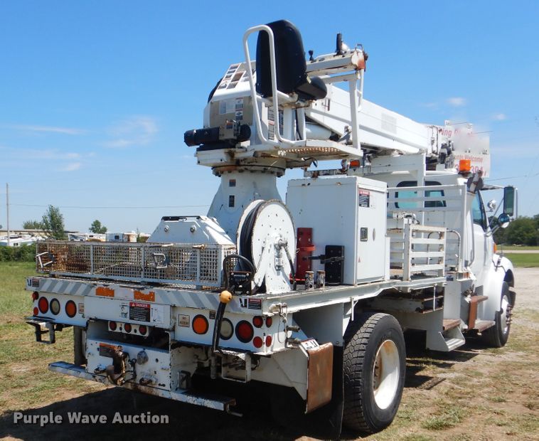 image for item GM9142 2007 Sterling Acterra  digger derrick truck