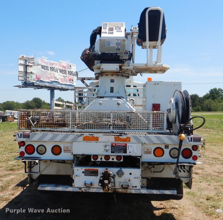 image for item GM9142 2007 Sterling Acterra  digger derrick truck