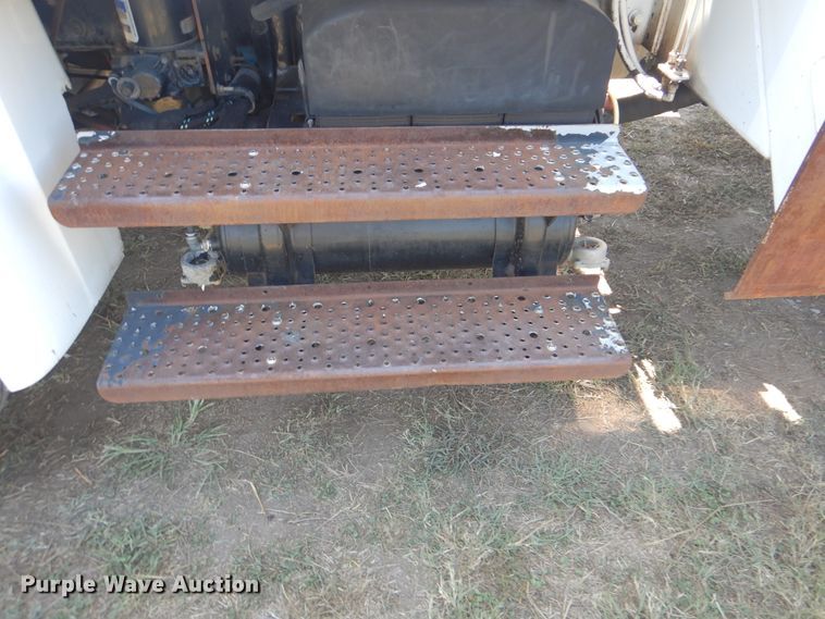 image for item GM9142 2007 Sterling Acterra  digger derrick truck