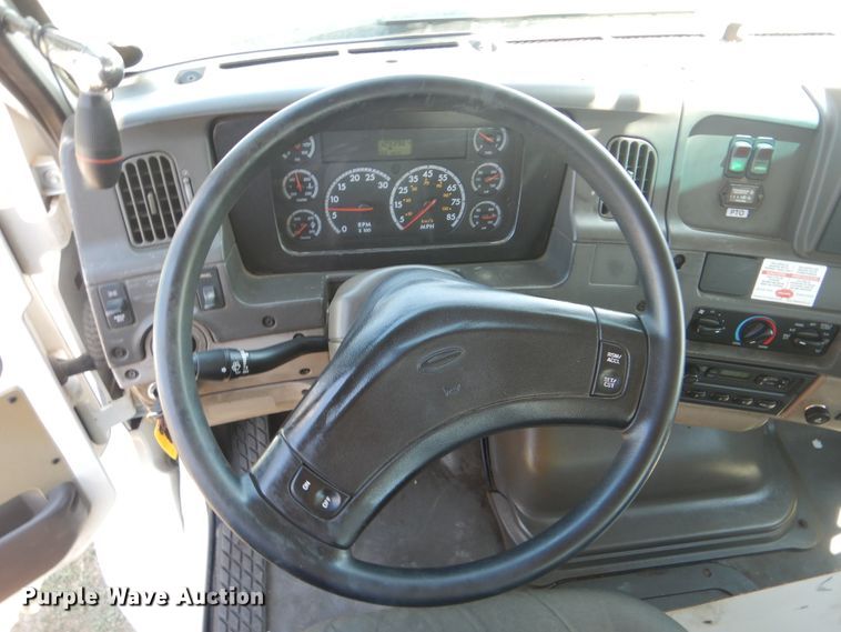 image for item GM9142 2007 Sterling Acterra  digger derrick truck