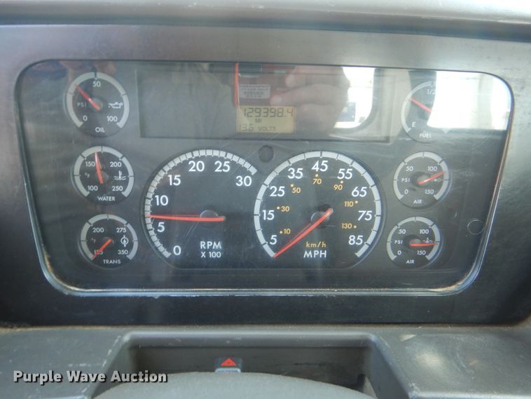 image for item GM9142 2007 Sterling Acterra  digger derrick truck