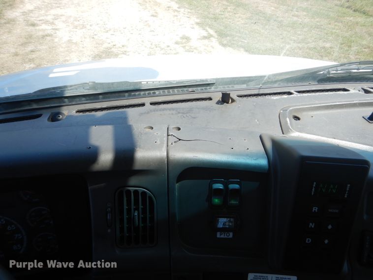 image for item GM9142 2007 Sterling Acterra  digger derrick truck