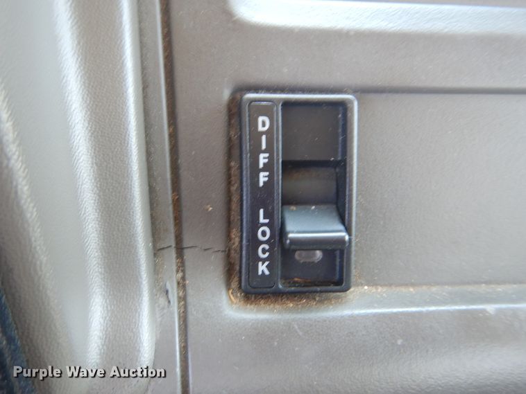 image for item GM9142 2007 Sterling Acterra  digger derrick truck