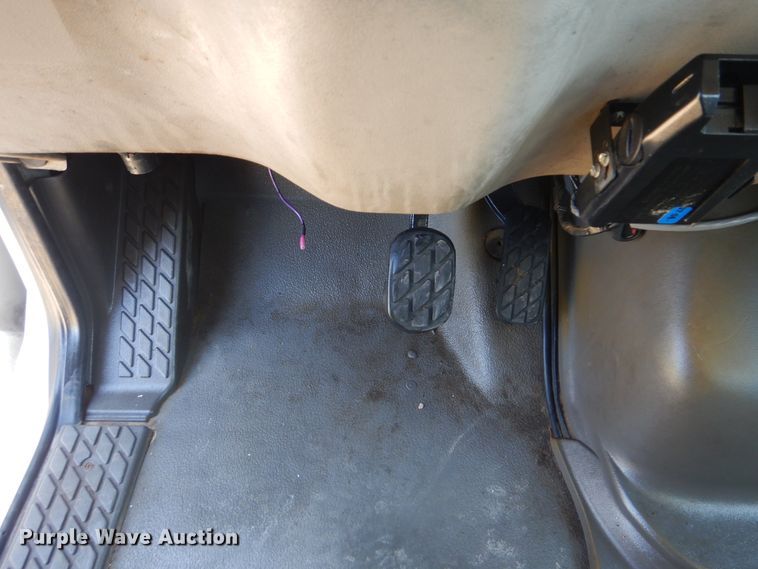 image for item GM9142 2007 Sterling Acterra  digger derrick truck