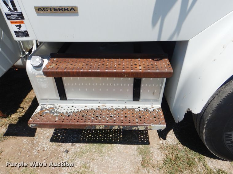 image for item GM9142 2007 Sterling Acterra  digger derrick truck