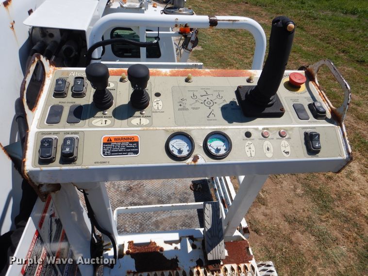 image for item GM9142 2007 Sterling Acterra  digger derrick truck