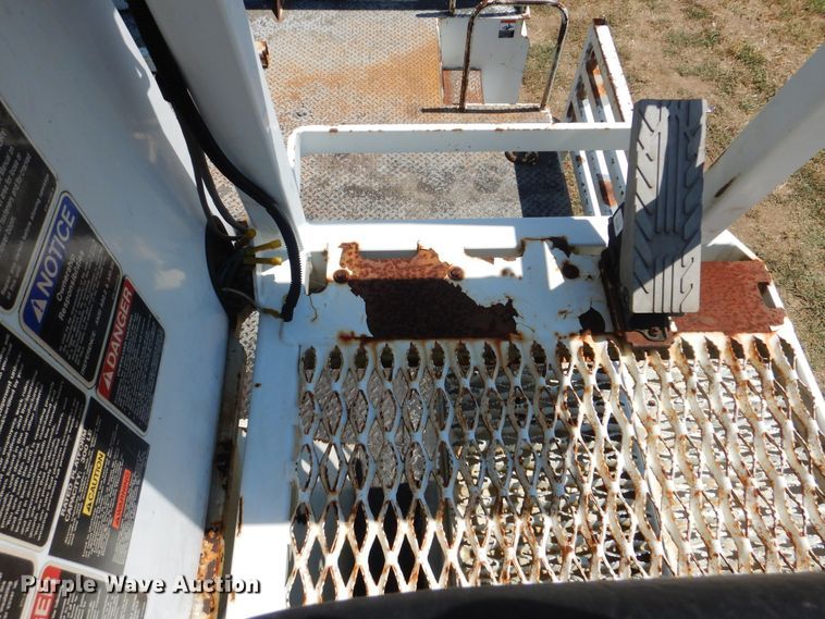 image for item GM9142 2007 Sterling Acterra  digger derrick truck