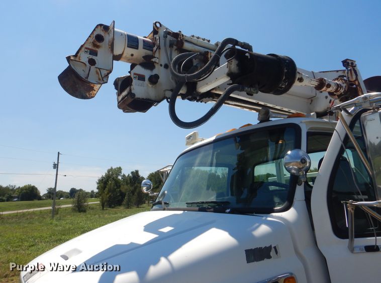 image for item GM9142 2007 Sterling Acterra  digger derrick truck