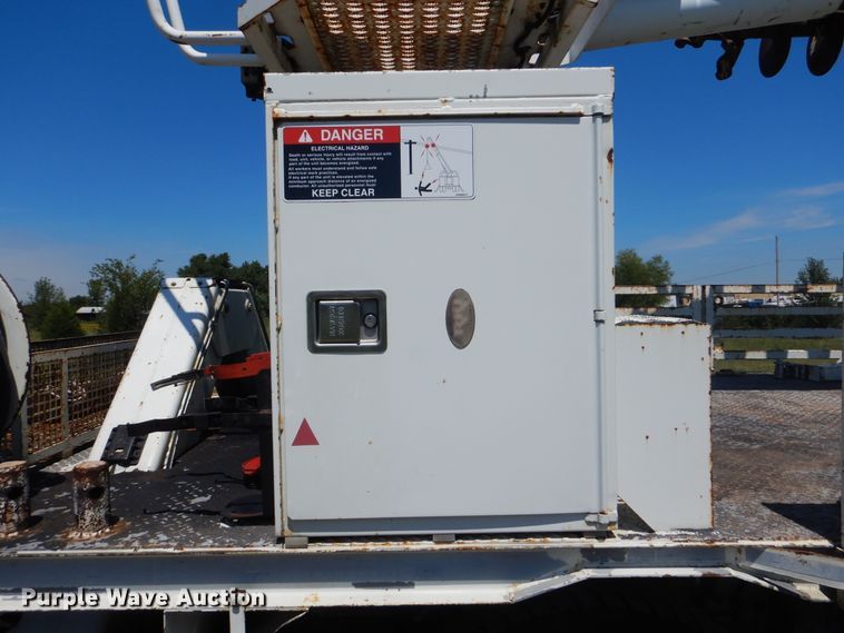 image for item GM9142 2007 Sterling Acterra  digger derrick truck