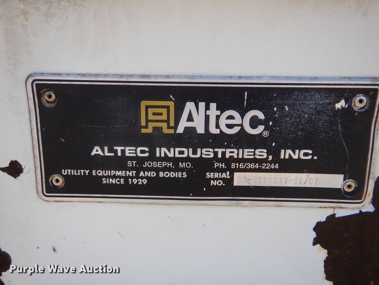 image for item GM9142 2007 Sterling Acterra  digger derrick truck