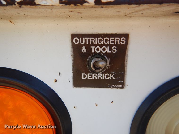 image for item GM9142 2007 Sterling Acterra  digger derrick truck