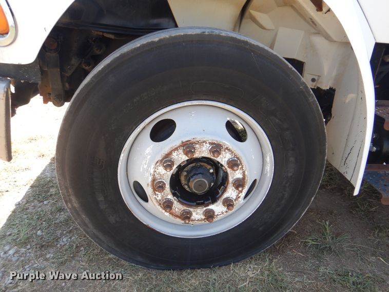 image for item GM9142 2007 Sterling Acterra  digger derrick truck