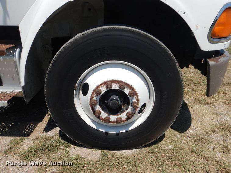 image for item GM9142 2007 Sterling Acterra  digger derrick truck