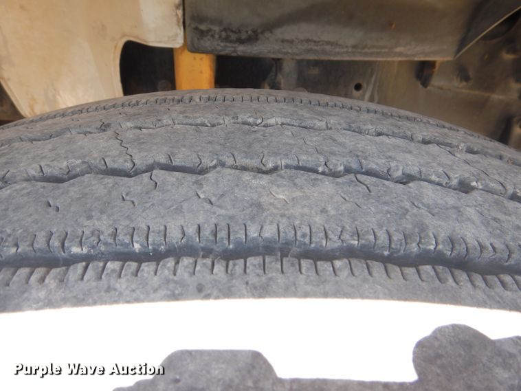 image for item GM9142 2007 Sterling Acterra  digger derrick truck