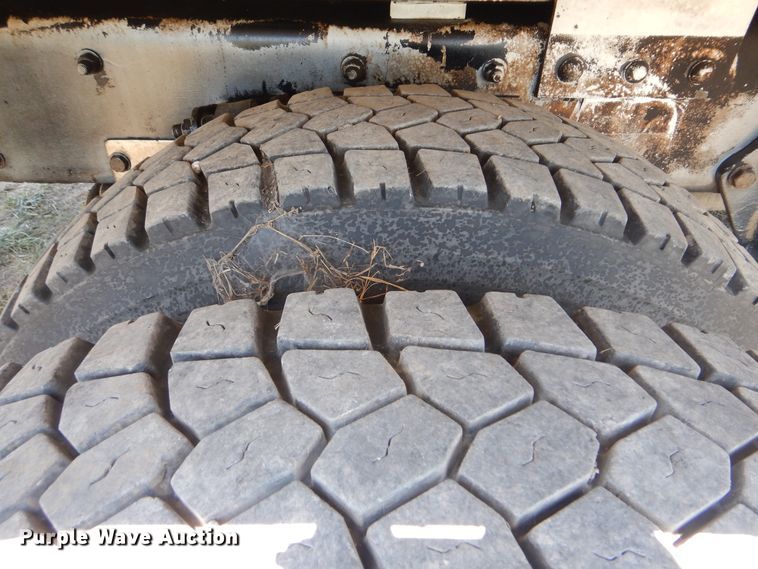 image for item GM9142 2007 Sterling Acterra  digger derrick truck