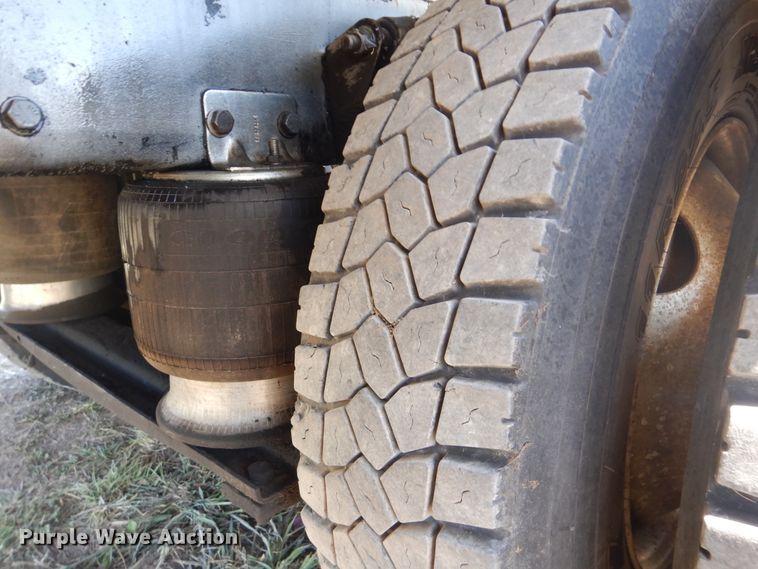 image for item GM9142 2007 Sterling Acterra  digger derrick truck