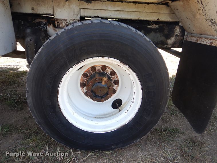 image for item GM9142 2007 Sterling Acterra  digger derrick truck