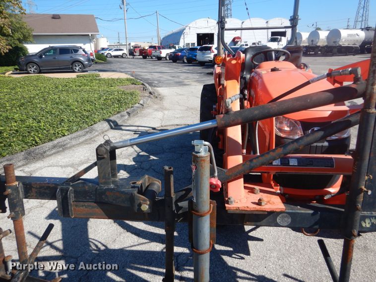 image for item GR9727 2015 Kubota L3301 MFWD tractor