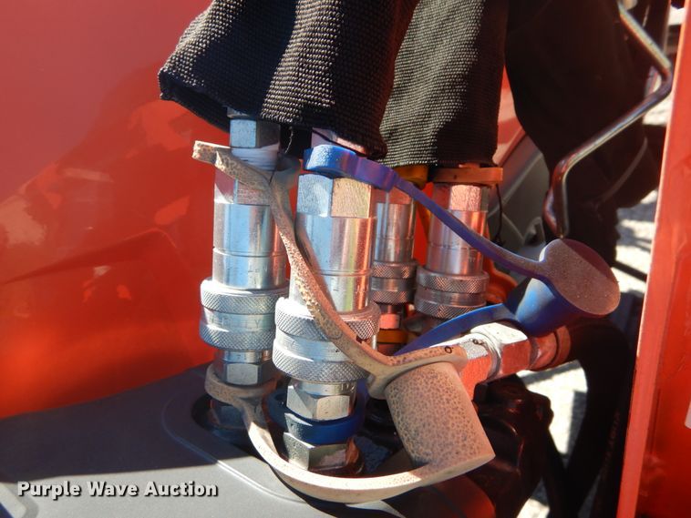 image for item GR9727 2015 Kubota L3301 MFWD tractor