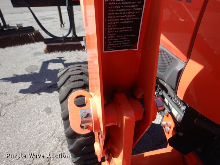 image for item GR9727 2015 Kubota L3301 MFWD tractor